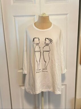 Kedem Sasson 3/4 White Sleeve Tee with Black Minimalist Figure Sketch